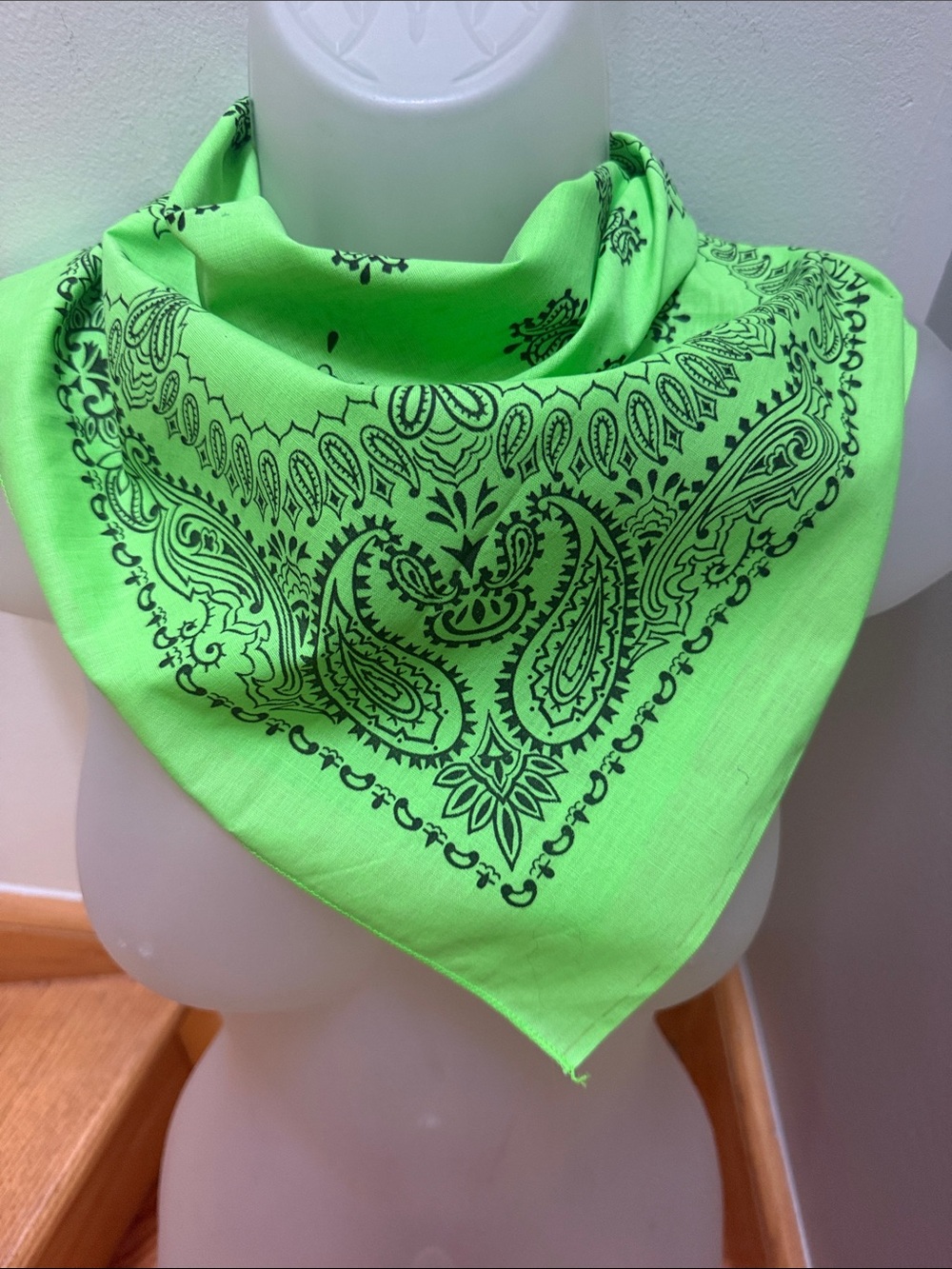 VTG Neon Lime Green Paisley Bandana | Fast Color USA Made 50/50 Cotton Poly Y2K
